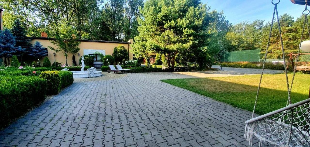 Hotel Leszczynski Константынув-Лодзинский Экстерьер фото